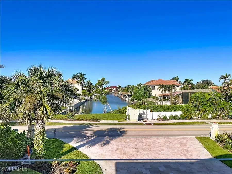 10242 Vanderbilt Drive, Naples, FL 34108 - Image #2