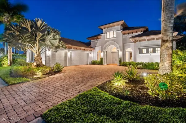 8996 Crooked Stick Court, Naples, FL 34113