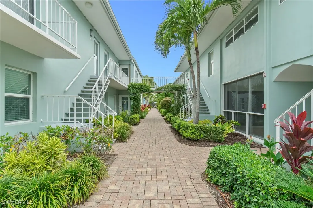 603 12th Avenue S, Naples, FL 34102 - Image #1