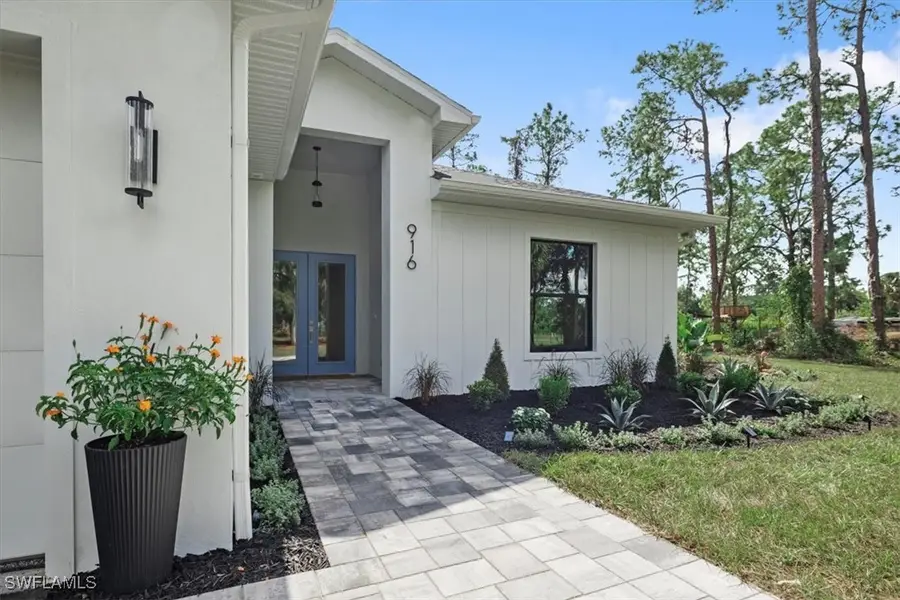 916 22nd Avenue Ne, Naples, FL 34120 - Image #2
