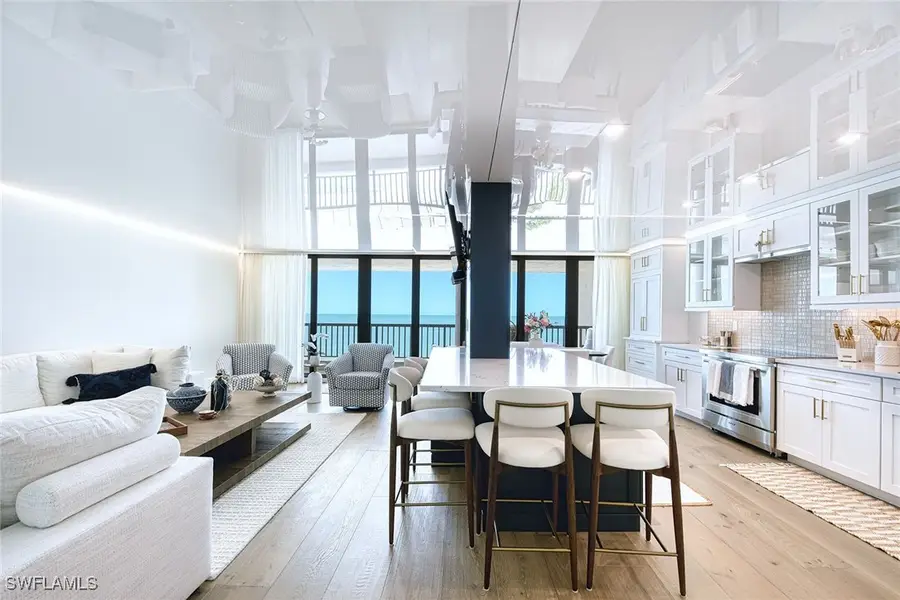 2389 Gulf Shore Boulevard N #302, Naples, FL 34103 - Image #2