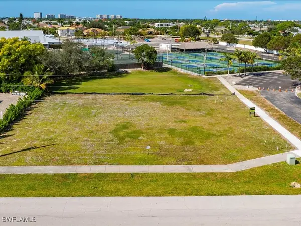 116 Gulfstream Street, Marco Island, FL 34145