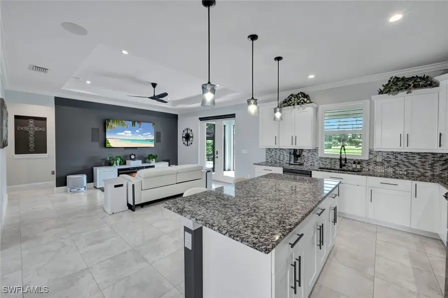 2552 52nd Avenue Ne, Naples, FL 34120 - Image #3