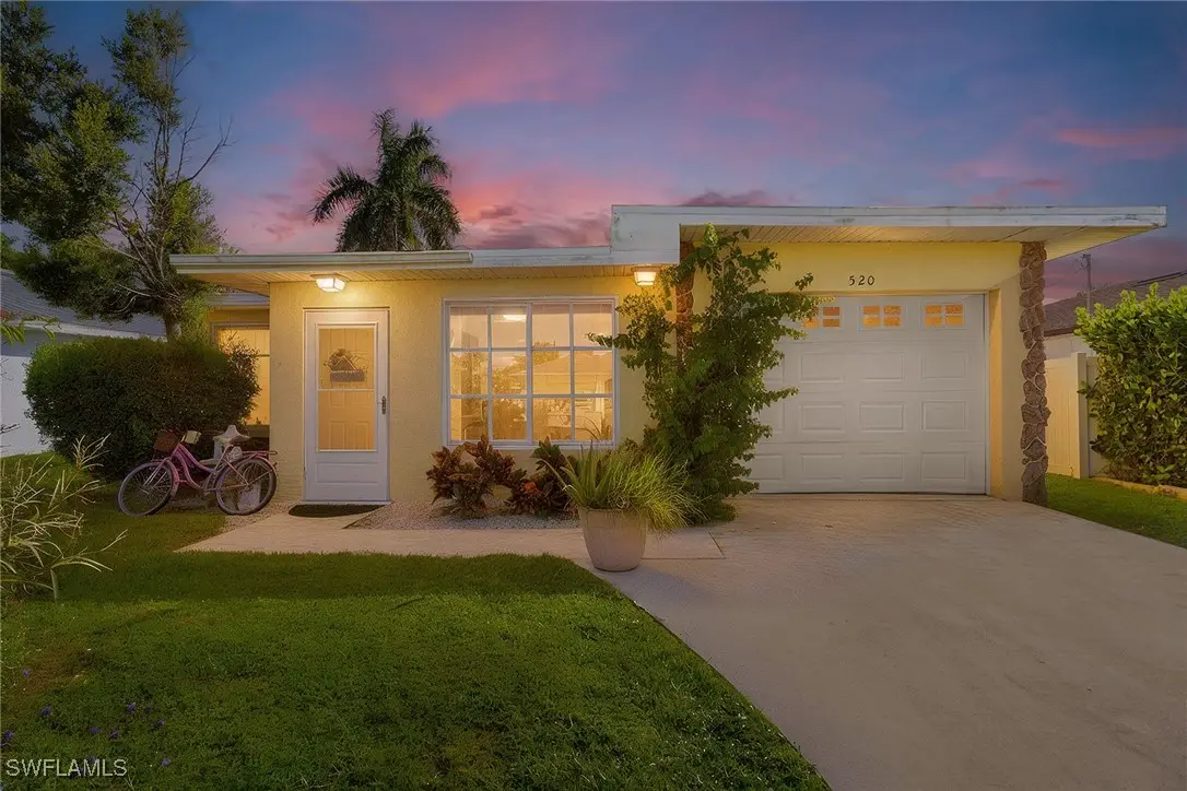 520 99th Avenue N, Naples, FL 34108 - #1