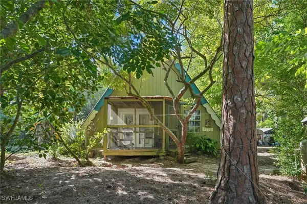 2010 Jung Boulevard E, Naples, FL 34120