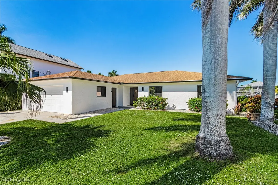 121 Jamaica Drive, Naples, FL 34113 - Image #1