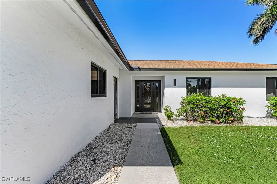 121 Jamaica Drive, Naples, FL 34113 - Image #2