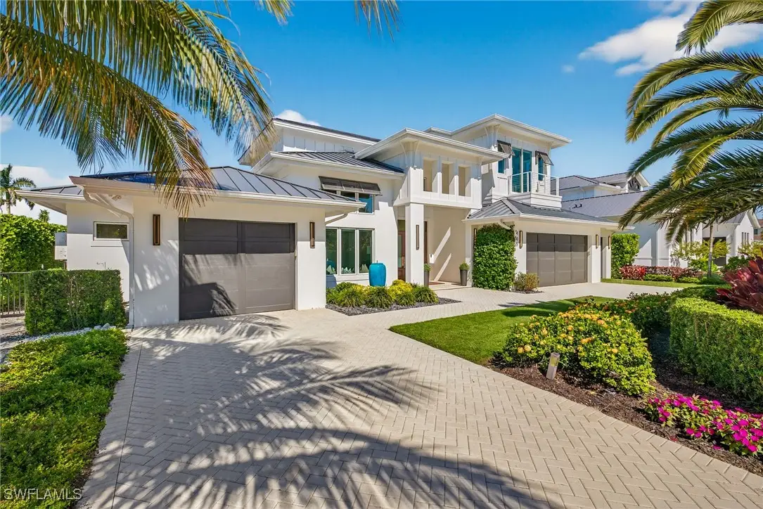 405 7th Avenue N, Naples, FL 34102 - Image #1