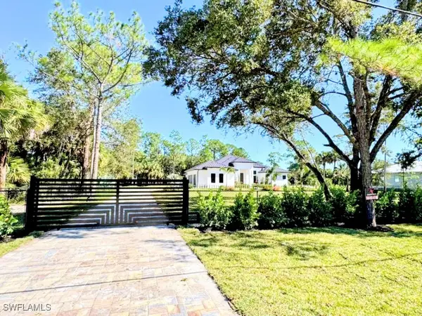 264 13 Street Nw, Naples, FL 34120