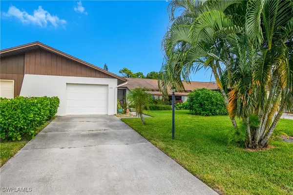 191 Round Key Circle #D2, Naples, FL 34112