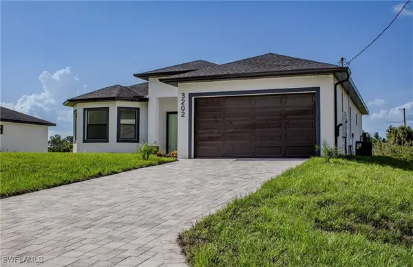 3202 72nd Street W, Lehigh Acres, FL 33971