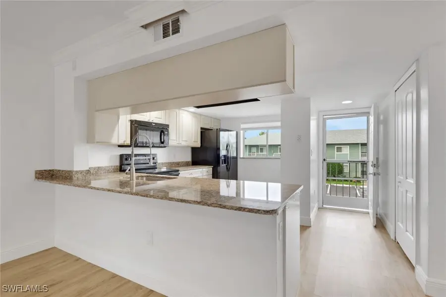 146 Cypress Way E #7, Naples, FL 34110 - Image #3