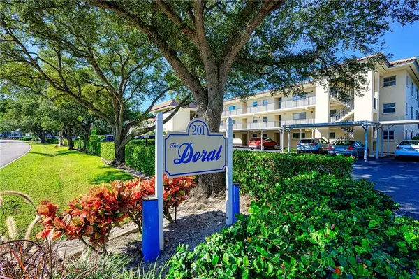 201 Quail Forest Boulevard #103, Naples, FL 34105