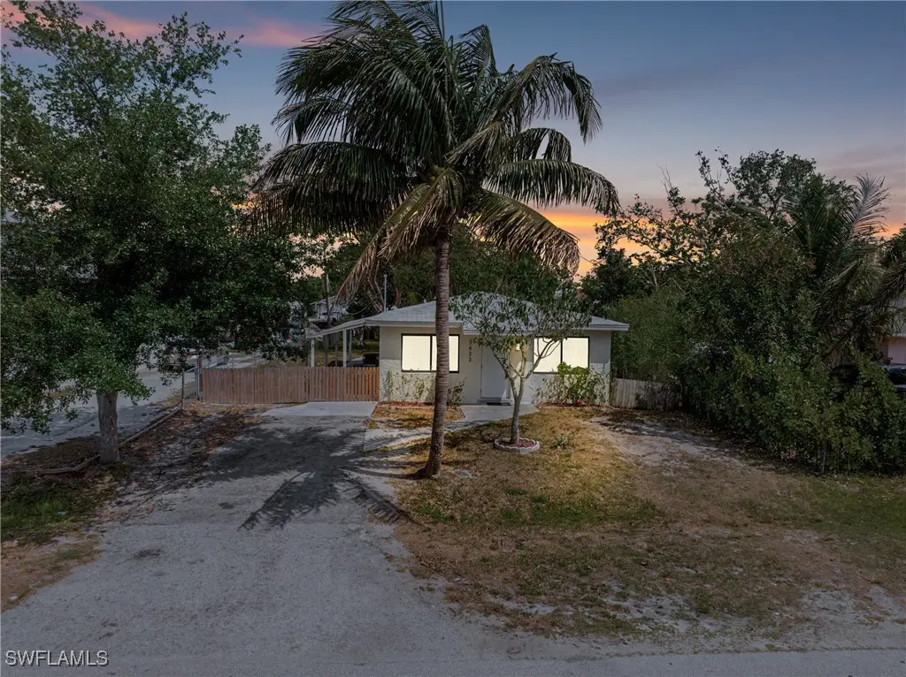 3433 Hibiscus Avenue, Naples, FL 34104 - Image #1