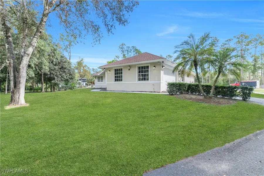 860 Desoto Boulevard N, Naples, FL 34120 - Image #2