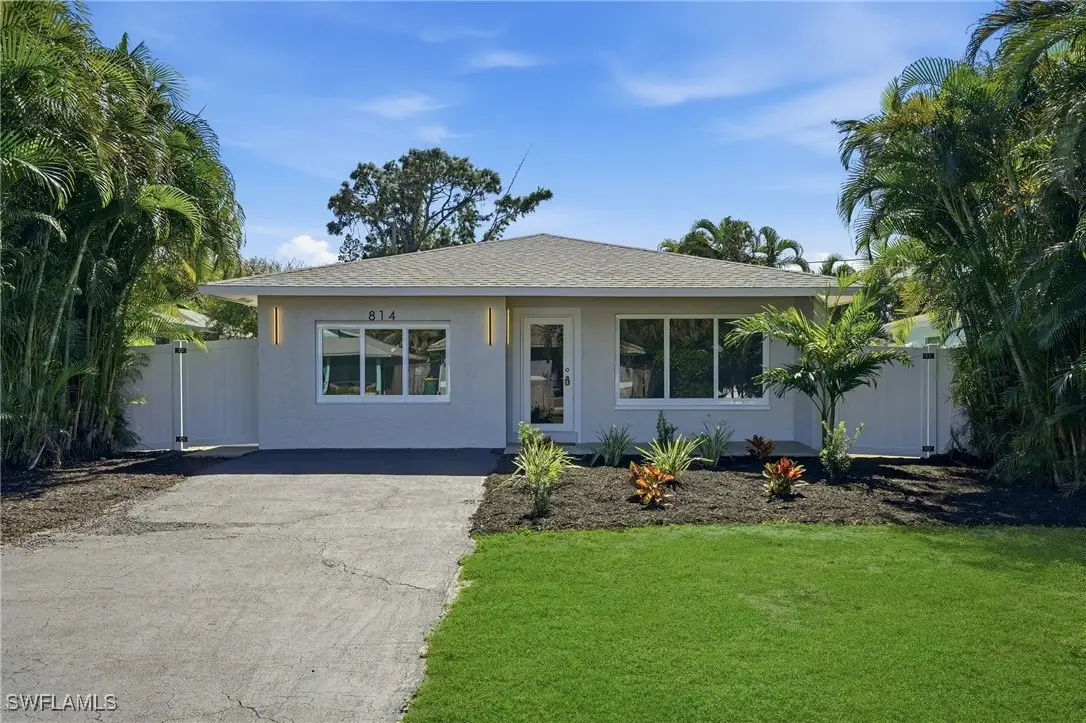 814 101st Avenue N, Naples, FL 34108 - Image #1