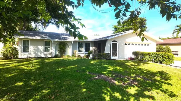 537 Landmark Drive, Naples, FL 34112