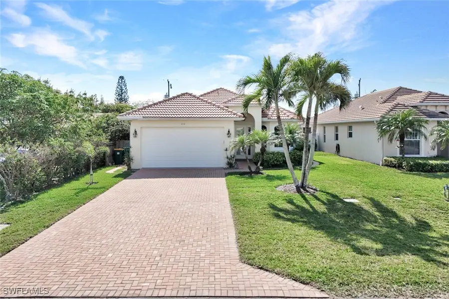 684 98th Avenue N, Naples, FL 34108 - Image #2