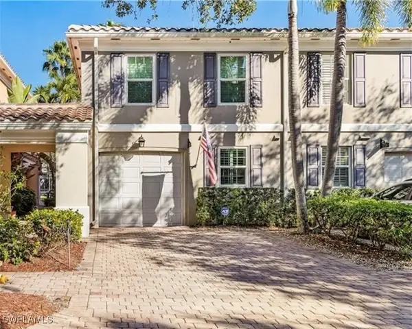 5733 Cove Circle, Naples, FL 34119