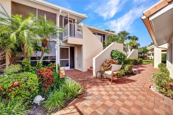 2372 Hidden Lake Drive #808, Naples, FL 34112