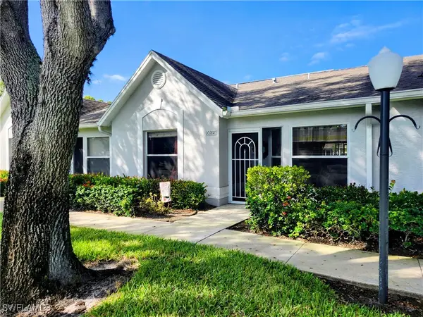 10188 Regent Circle #2802, Naples, FL 34109