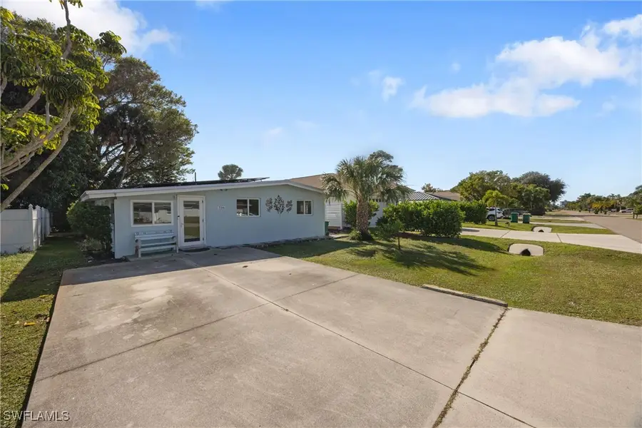 736 92nd Avenue N, Naples, FL 34108 - Image #2