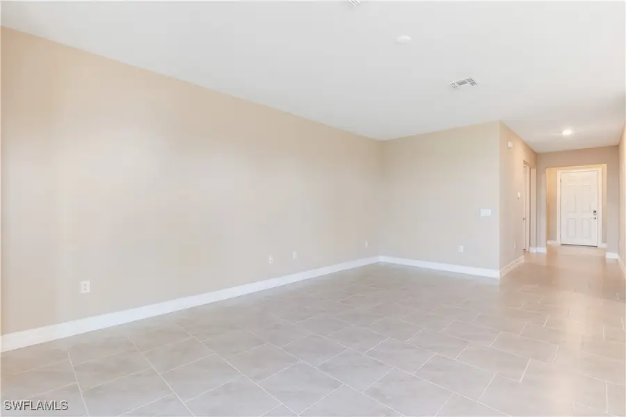 552 Spring Hill Lake Loop, Cape Coral, FL 33993 - Image #2