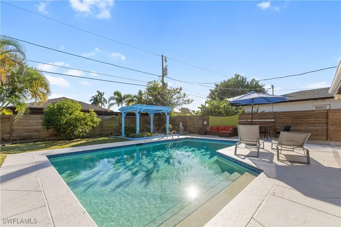 604 110th Avenue N, Naples, FL 34108 - Image #1