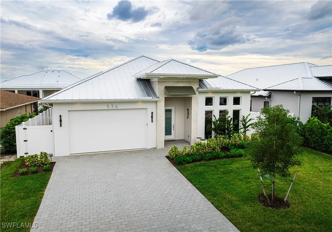 536 107th Avenue N, Naples, FL 34108 - Image #1