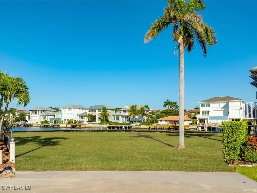 231 Trade Winds Avenue, Naples, FL 34108 - Image #3