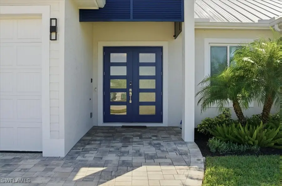 526 104th Avenue N, Naples, FL 34108 - Image #2