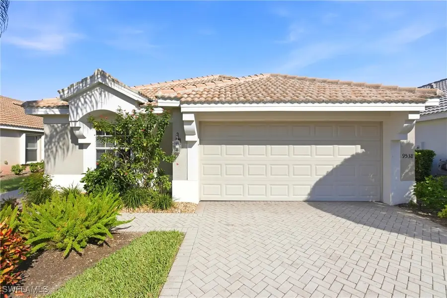 9538 Hemingway Lane, Fort Myers, FL 33913 - Image #2