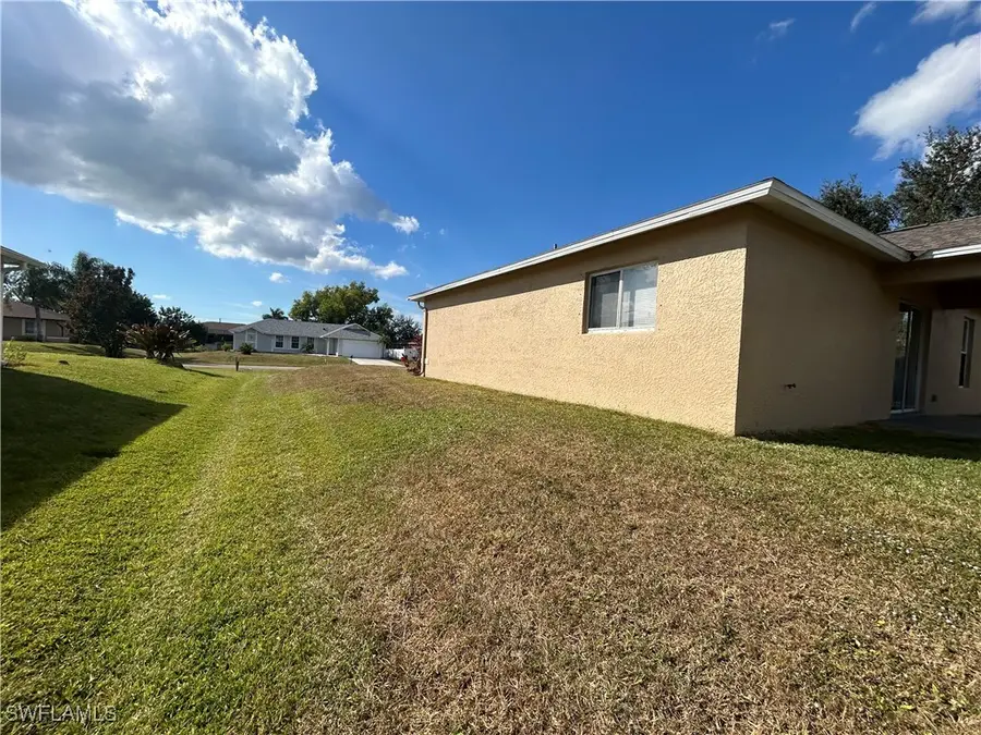 813 SW 10th Place, Cape Coral, FL 33991 - Image #2