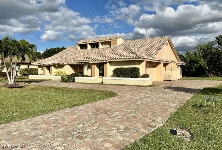 28432 Las Palmas Circle, Bonita Springs, FL 34135 - Image #3