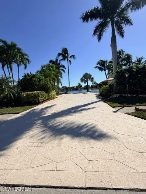 4677 Southern Breeze Drive, Naples, FL 34114