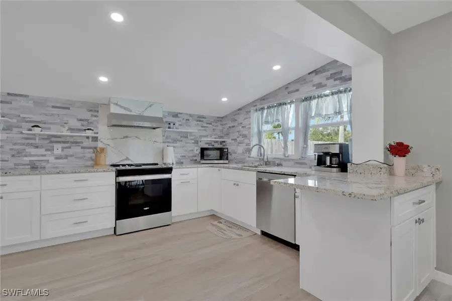 829 107th Avenue N, Naples, FL 34108 - Image #2