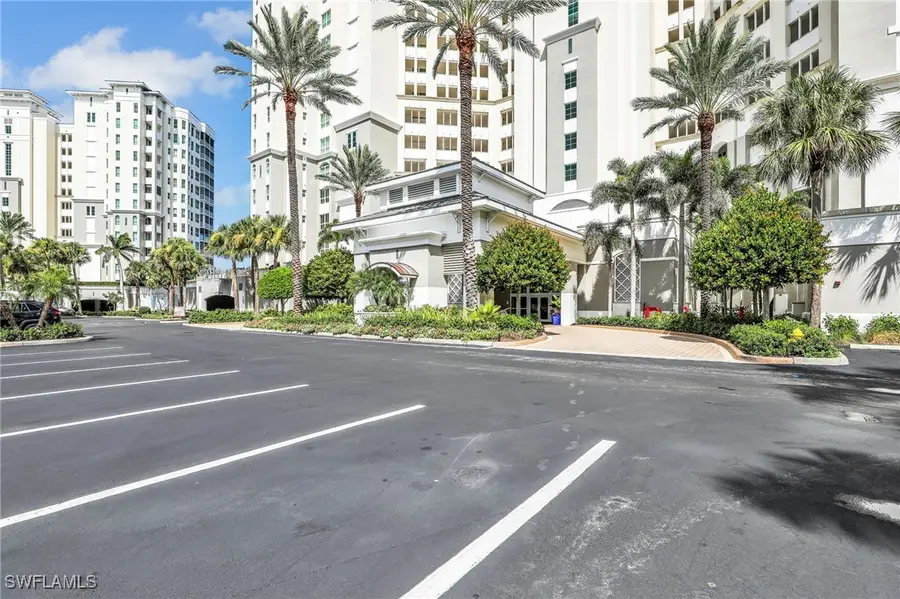 325 Dunes Boulevard #403, Naples, FL 34110 - Image #3