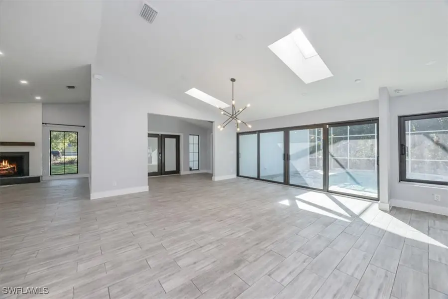 6161 Waxmyrtle Way, Naples, FL 34109 - Image #3