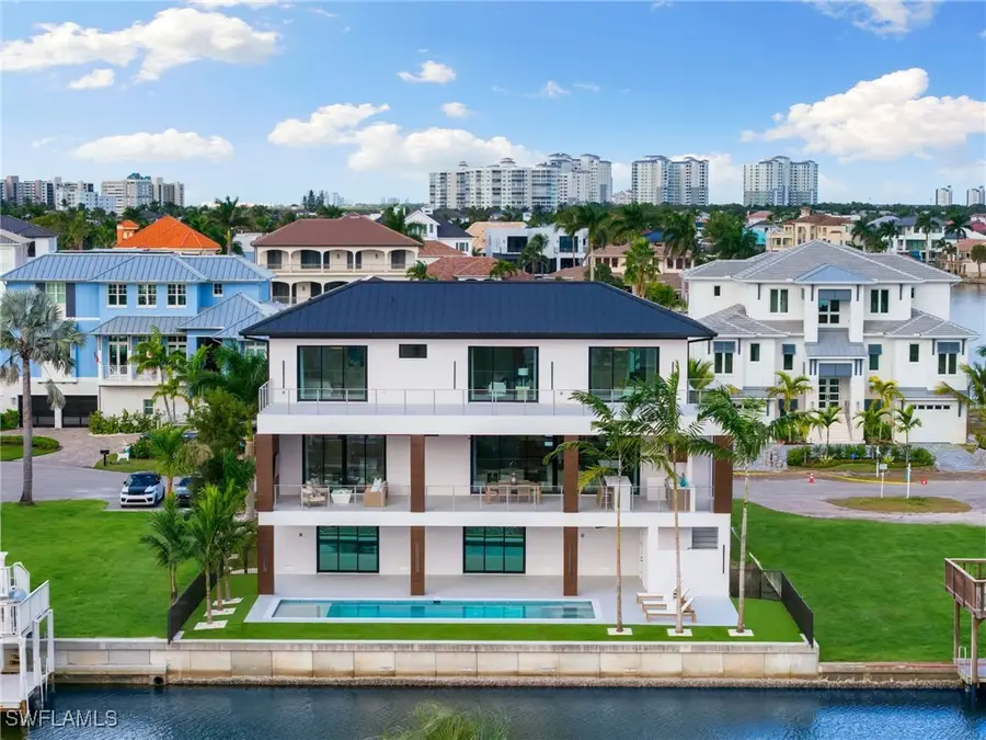 256 Trade Winds Avenue, Naples, FL 34108 - Image #2