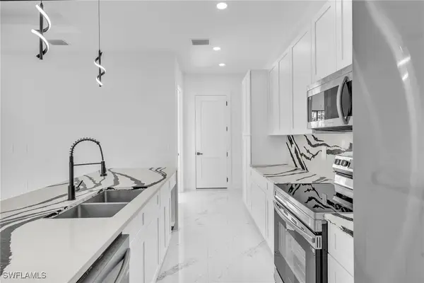 3418 8th Street Sw, Lehigh Acres, FL 33976