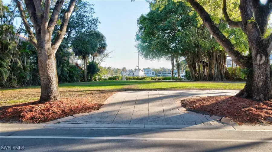 442 18th Avenue S, Naples, FL 34102 - Image #2