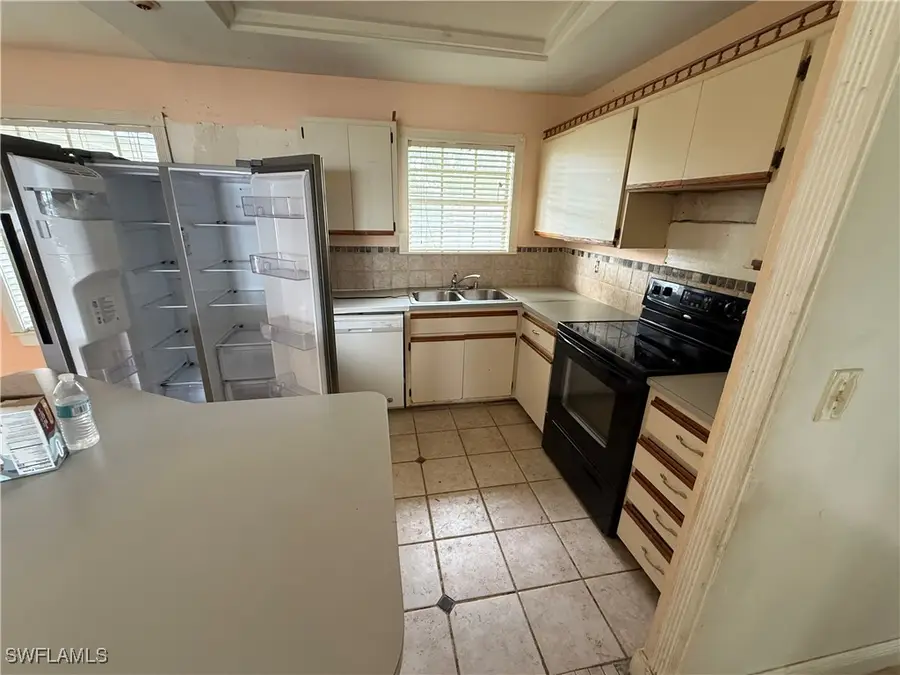 633 SW 10th Place, Cape Coral, FL 33991 - Image #3