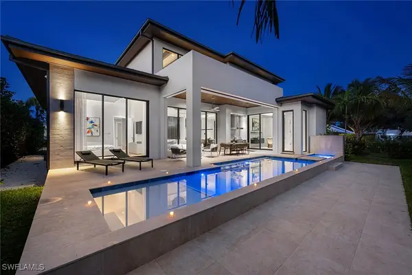 788 7th Avenue N, Naples, FL 34102