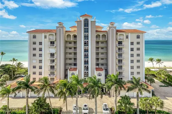 9577 Gulf Shore Drive #704, Naples, FL 34108
