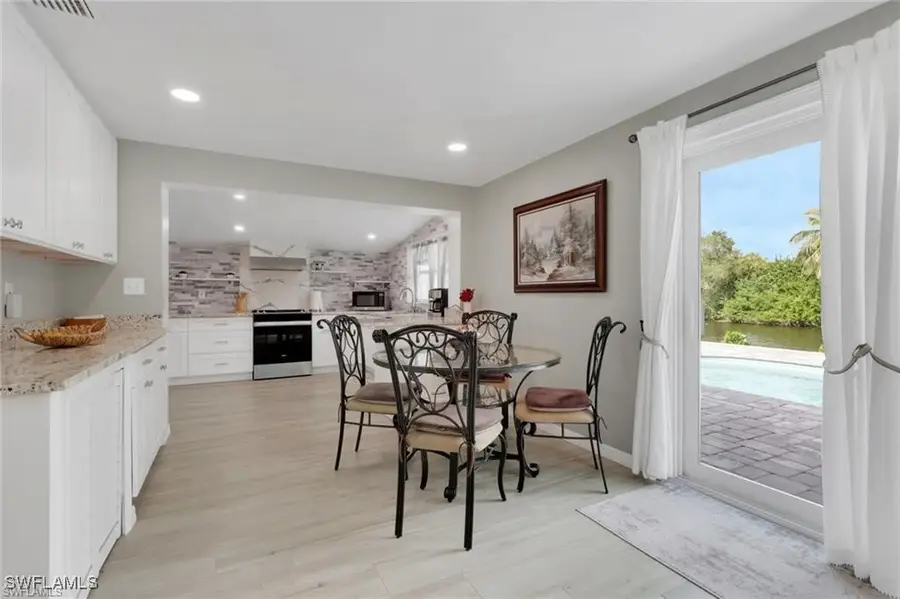 829 107th Avenue N, Naples, FL 34108 - Image #2