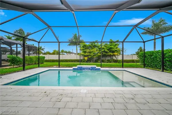 3608 Sapphire Cove Circle, Naples, FL 34114
