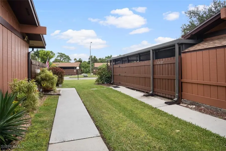 15437 Crystal Lake Drive, North Fort Myers, FL 33917 - Image #3