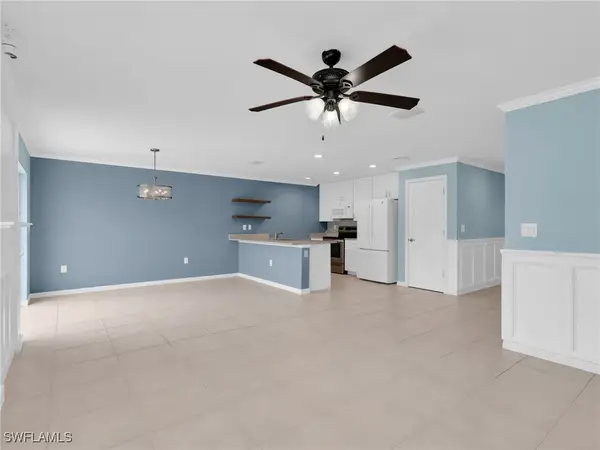 731 Hadley Place W, Naples, FL 34104