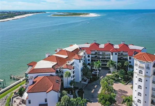 601 La Peninsula Boulevard #601, Naples, FL 34113