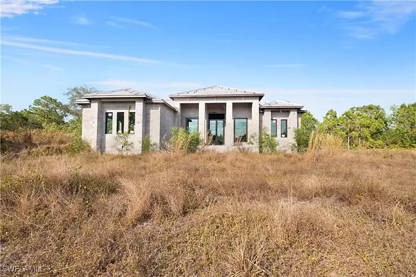 2319 54th Avenue Ne, Naples, FL 34120